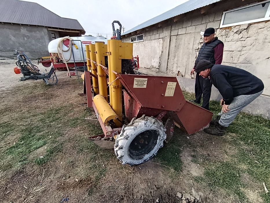 Картофельный сажалка