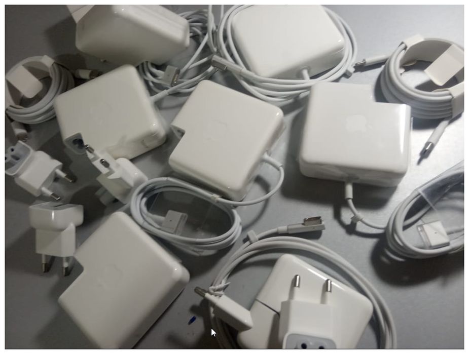 от вашего MacBook - magsafe и Type-c - зарядка, блок питания