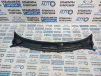 Grila ansamblu stergatoare Ford Fiesta 2010