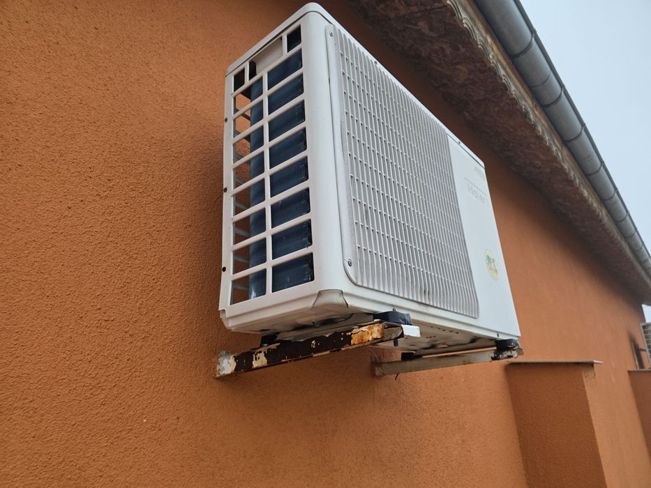 Продавам  Климатик HAIER