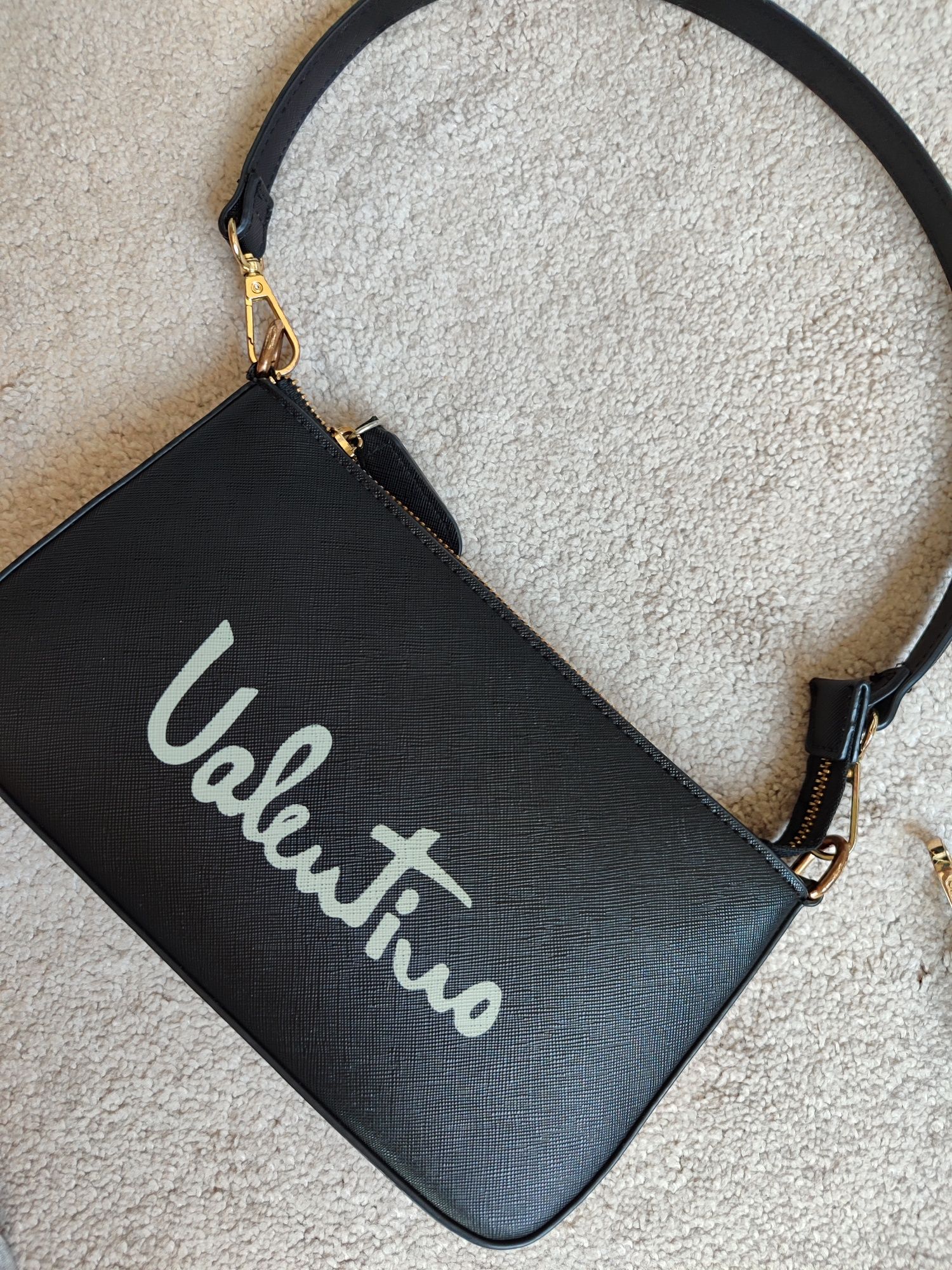 оригинална чанта Valentino