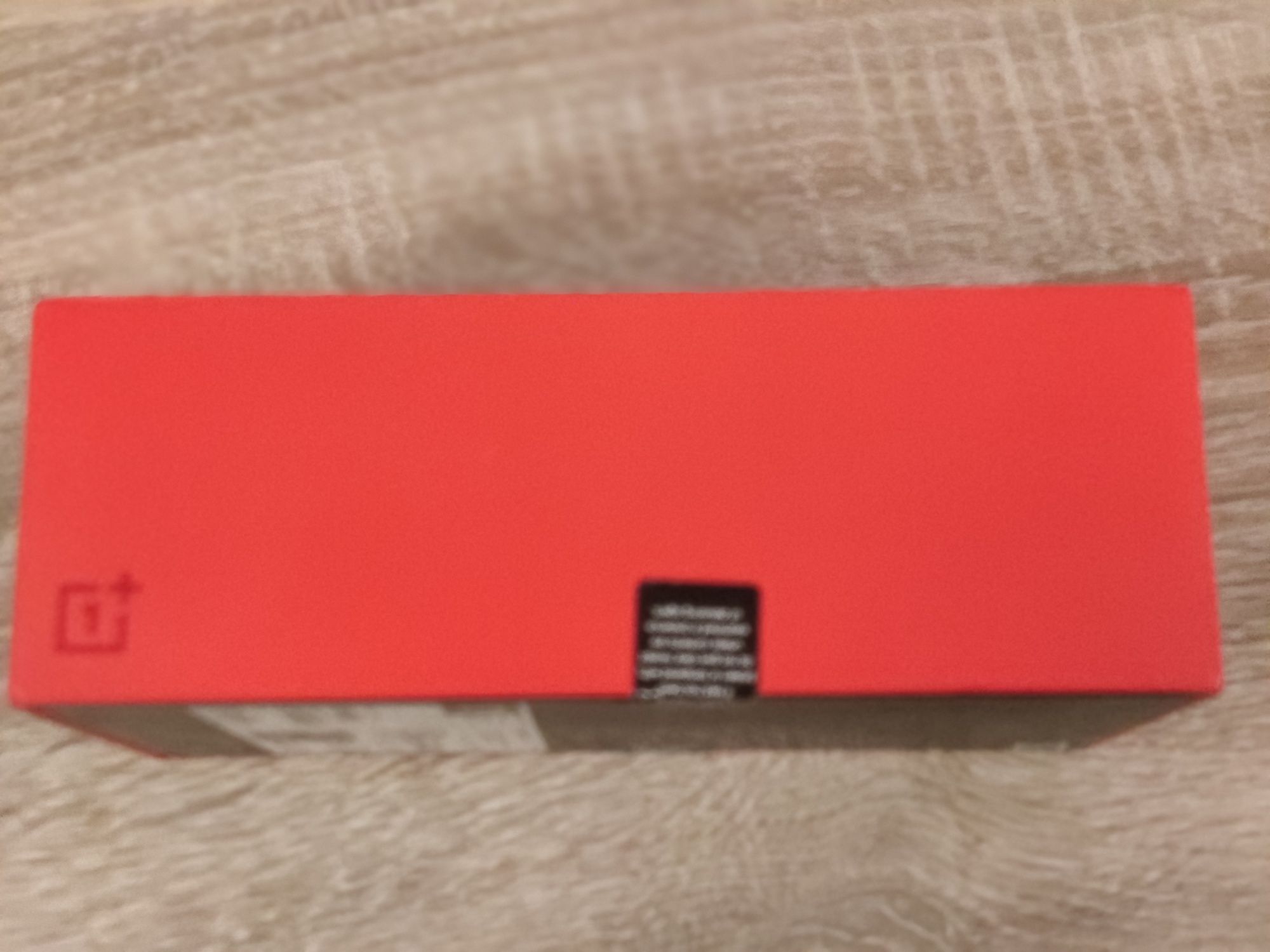 Продавам OnePlus 10Pro