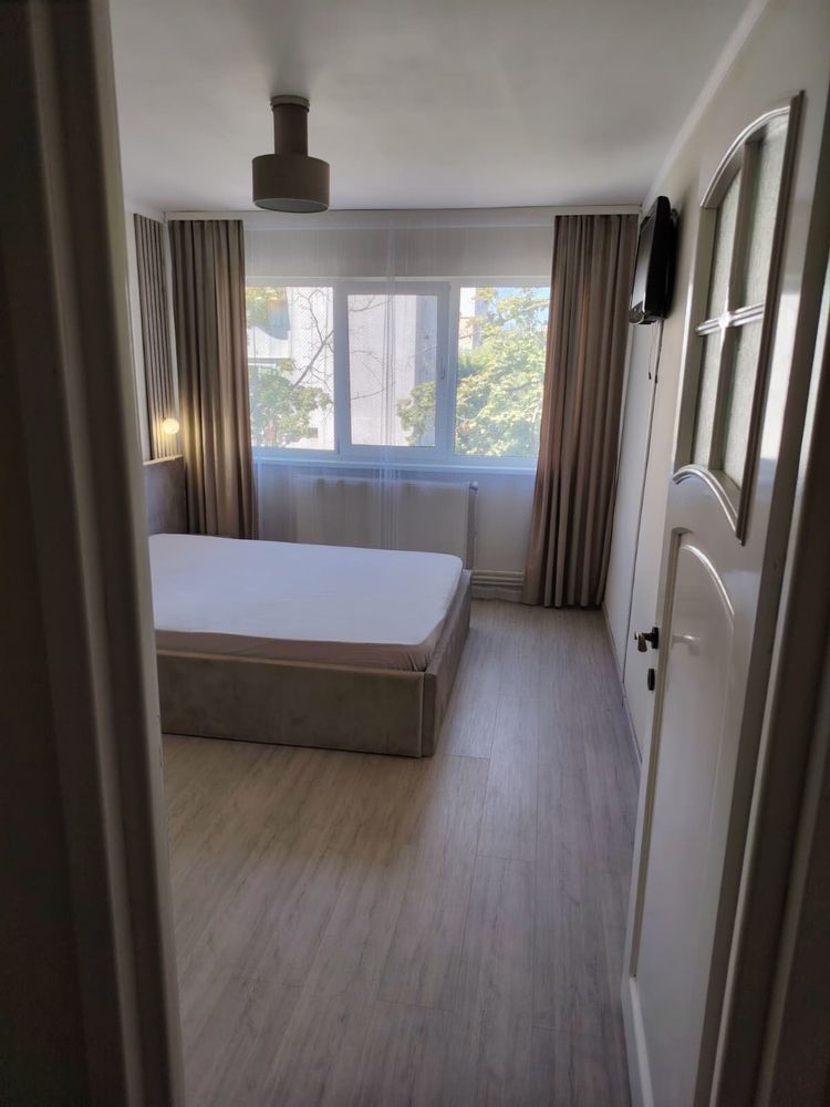Inchiriez apartament 3 camere RENOVAT