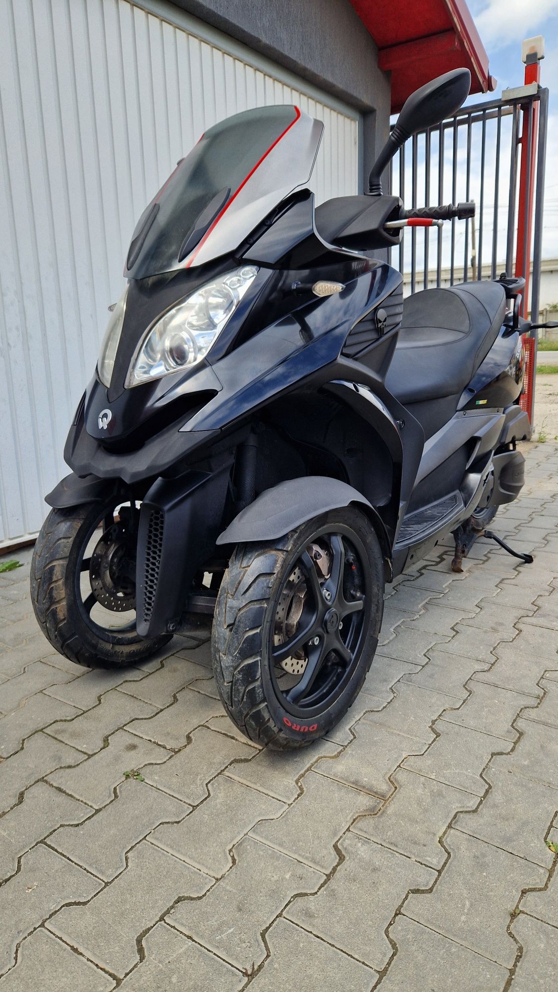 Permis B QUADRO 3D 300cc 2013 L5e piaggio mp3 scuter maxi