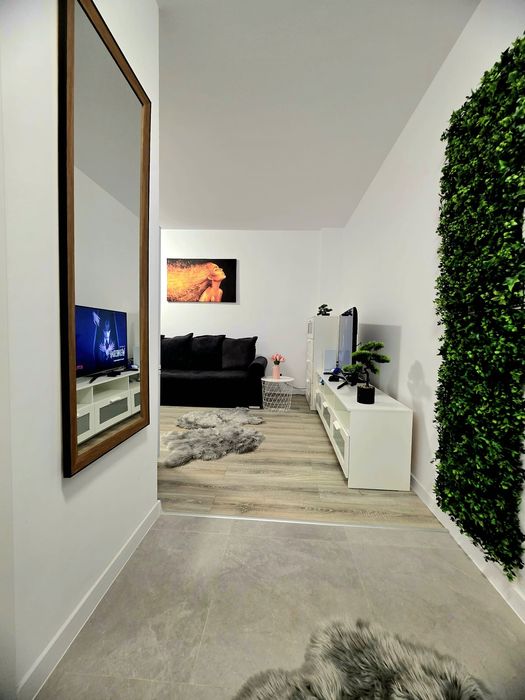 persona Fizica inchiriez apart cu 2 si 3 camere complex nou cu parcare