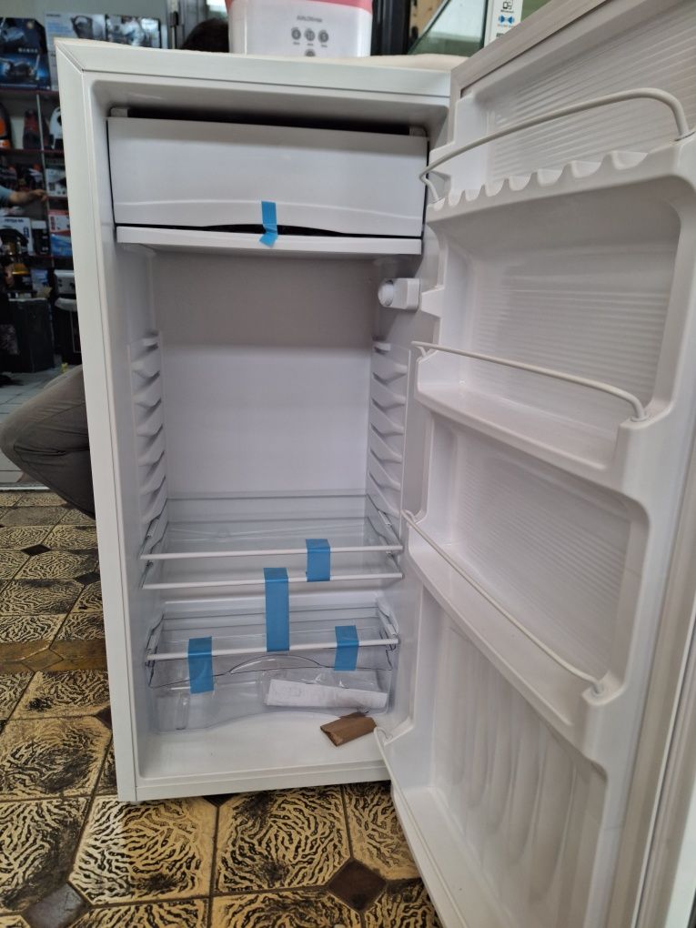 Холодильник 2 камеру 145см