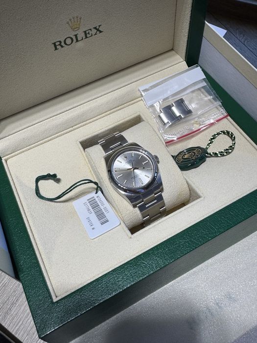 Rolex women Oyster 34mm ref 124200 nou