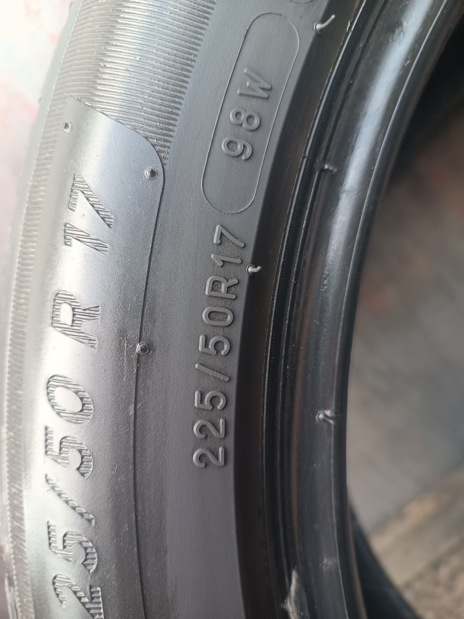 225/50/17 Michelin