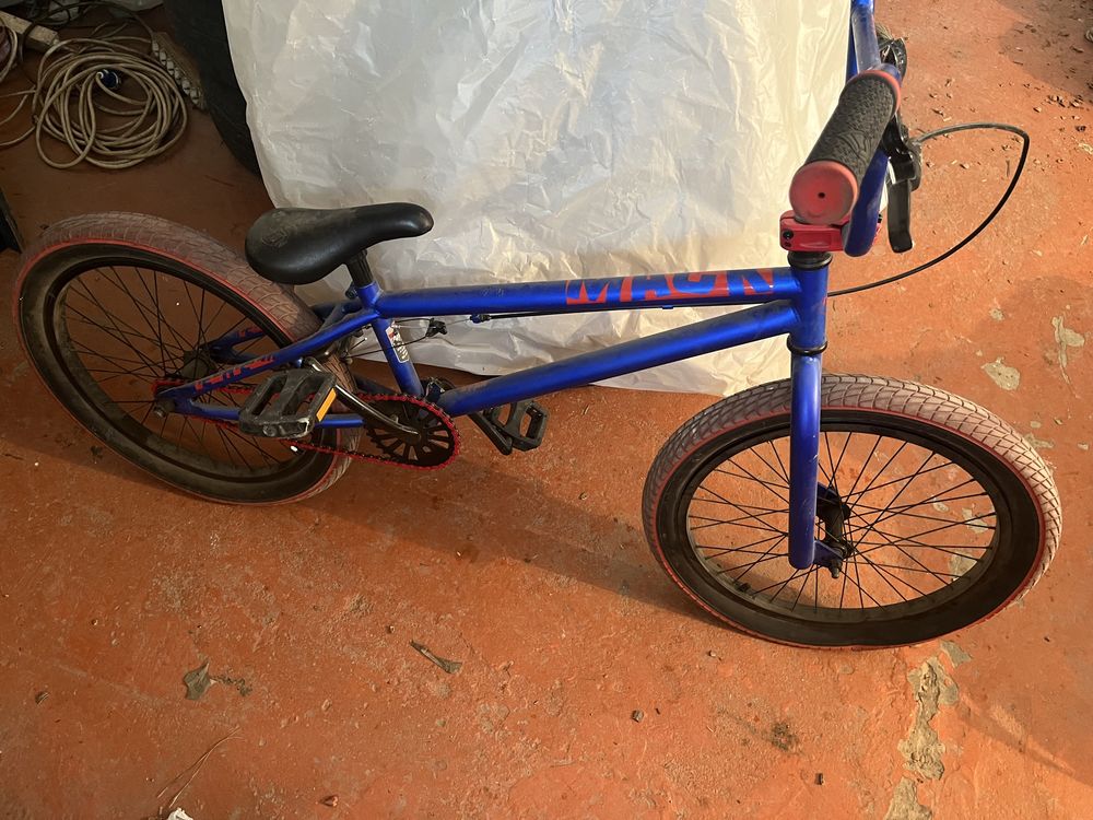 Трюковой велосипед BMX