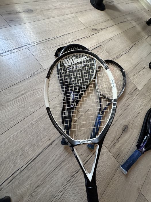 Vand 4 rachete de tenis (3 Wilson + 1 Yonex)