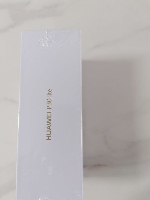 Vand telefon Huawei P30 lite Alb nou în cutie sigilat