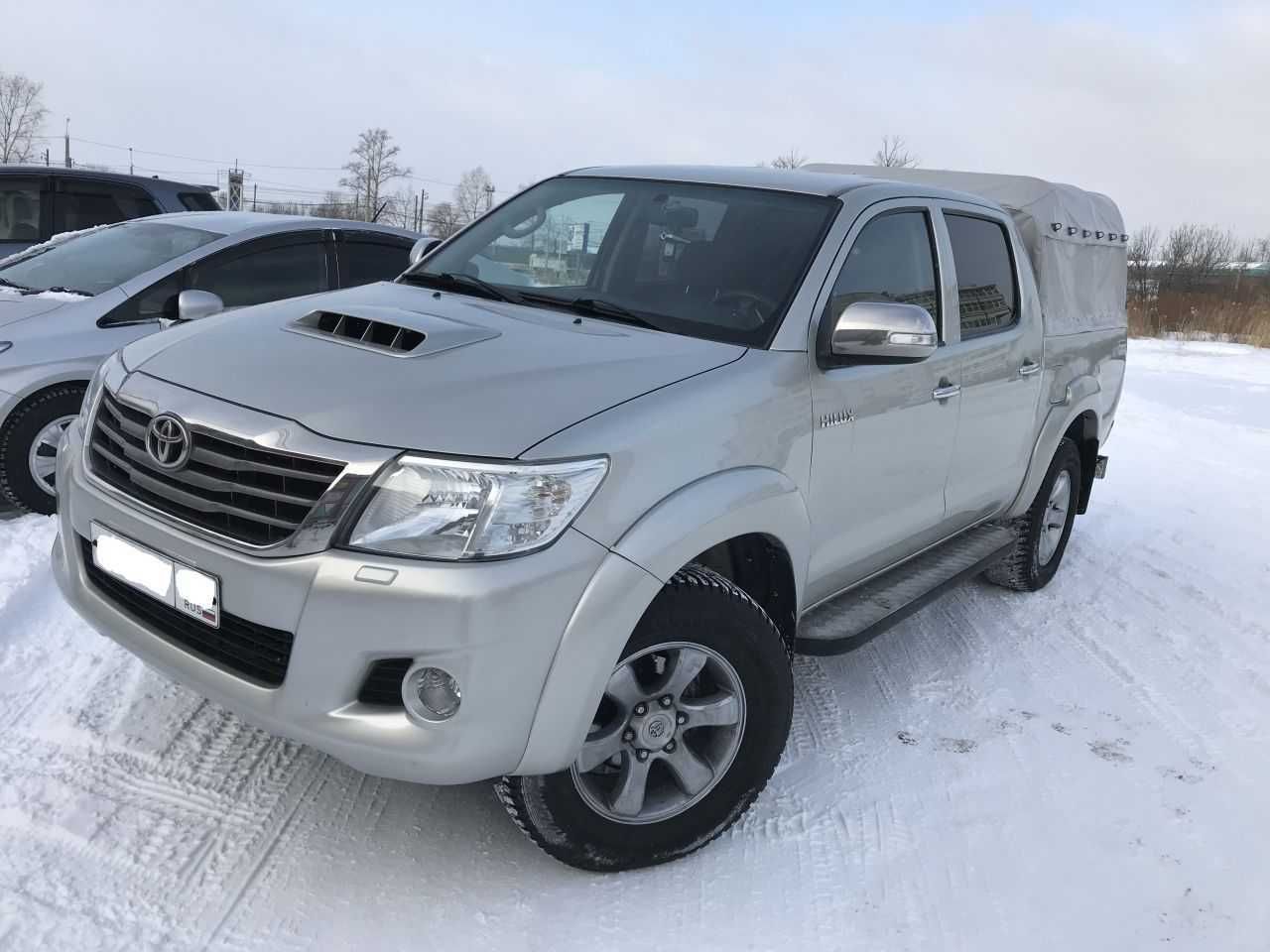 Решетка радиатора Toyota Hilux 12-/ Тойота Хайлукс 12-