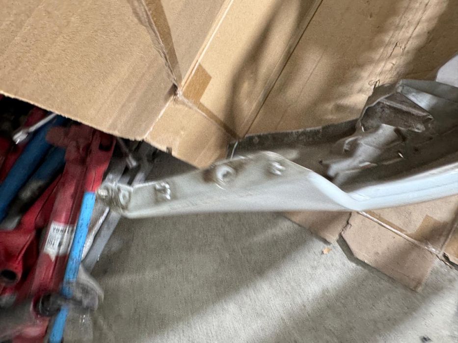 Bara fata + grila centrala Skoda Rapid 12/2013/2014/2015/2016/2017/18