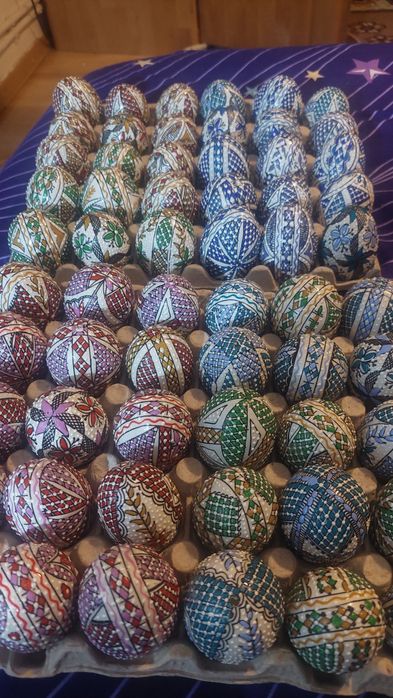 Ouă încondiate de rață și lemn