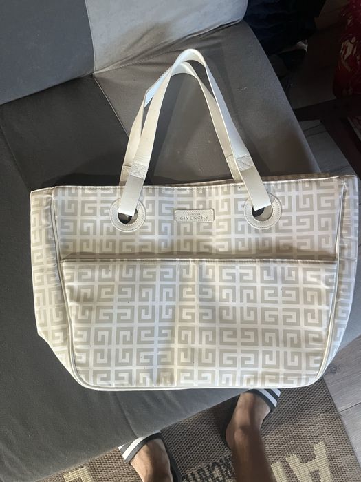 geanta givenchy de umar