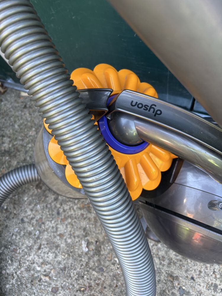 Прахосмукачка Dyson dc39