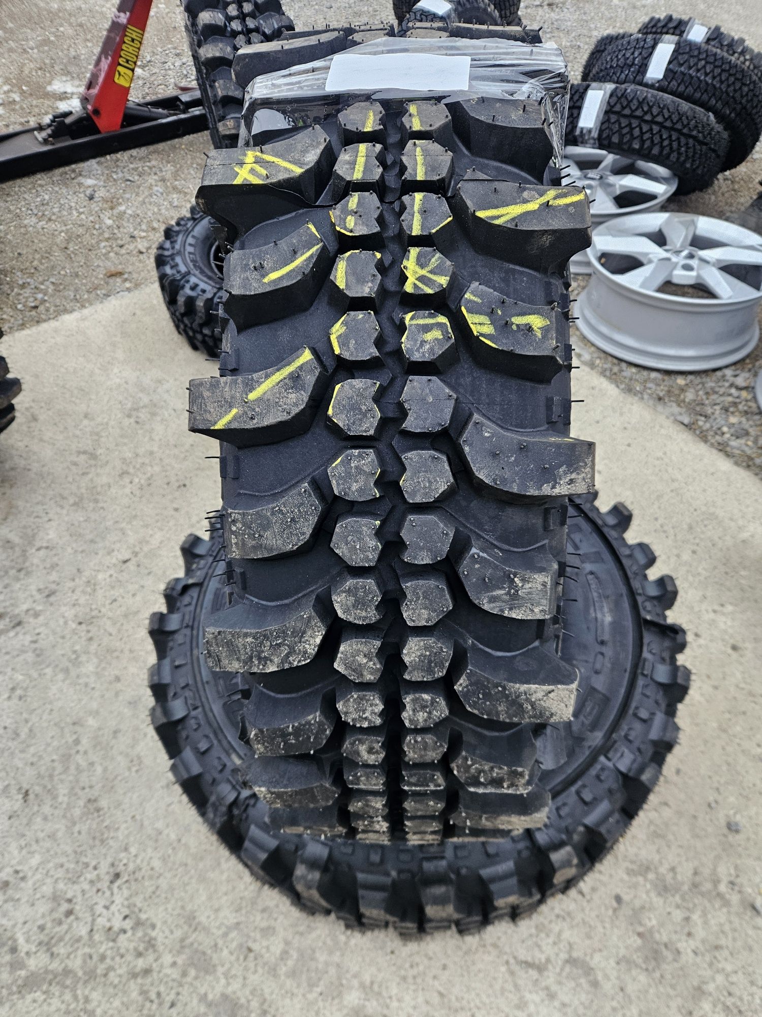 255 85 R 16 off-road M.Ziarelli