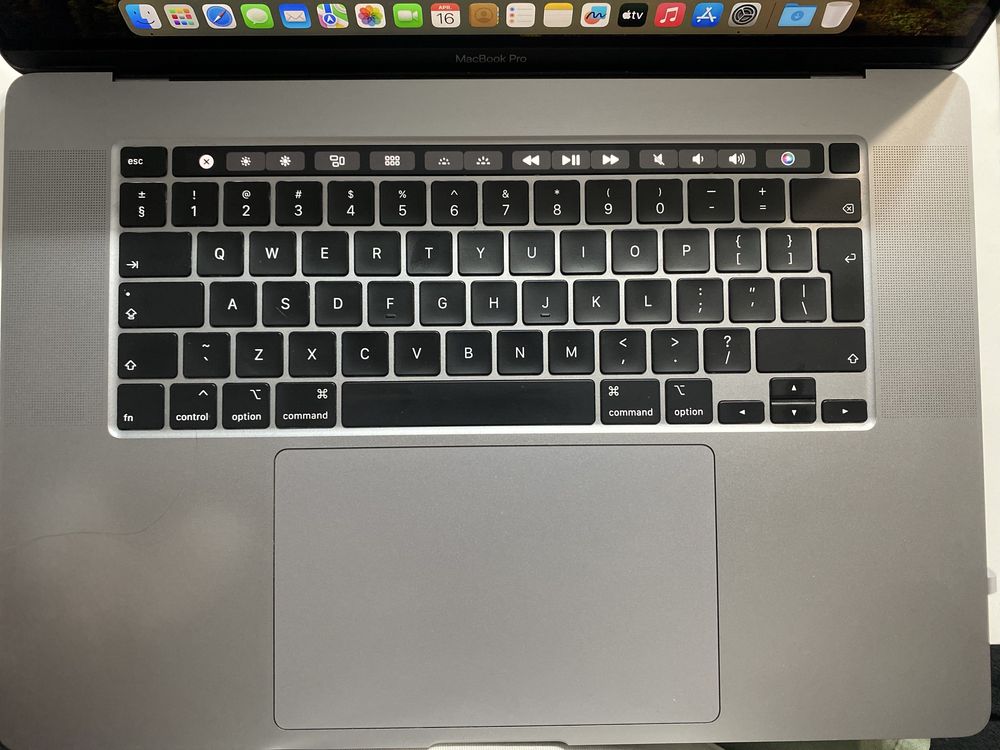 MacBook Pro impecabil 16” Touch Bar, i9 2.3Ghz, 16 GB, 1 Tb