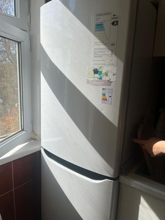 Продам холодильник