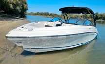 Rinker Q5.Yamaha 300cp.Tower black