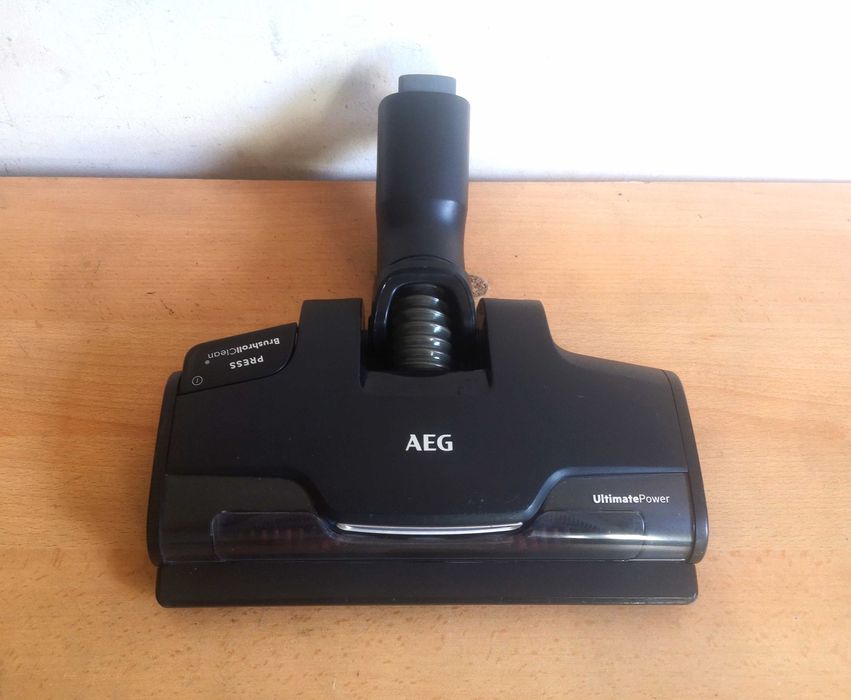 Perie aspirator vertical AEG