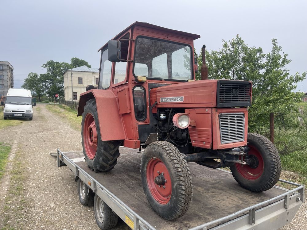 Tractor agricol 445