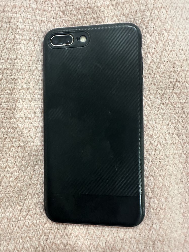 Продавам iphone (айфон)8 plus 64 gb