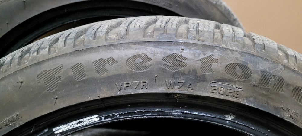 продавам зимни гуми 2 броя