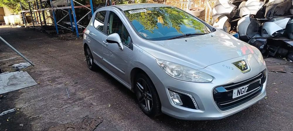 Dezmembrari / Dezmembrez Peugeot 308 1.6 DV6C cutie viteze manuală cod culoare EZR - VOPSEA GRI ALUMINIU