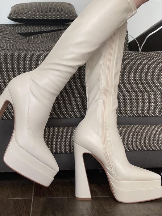Cizme cu platformă crem Depurtat 37