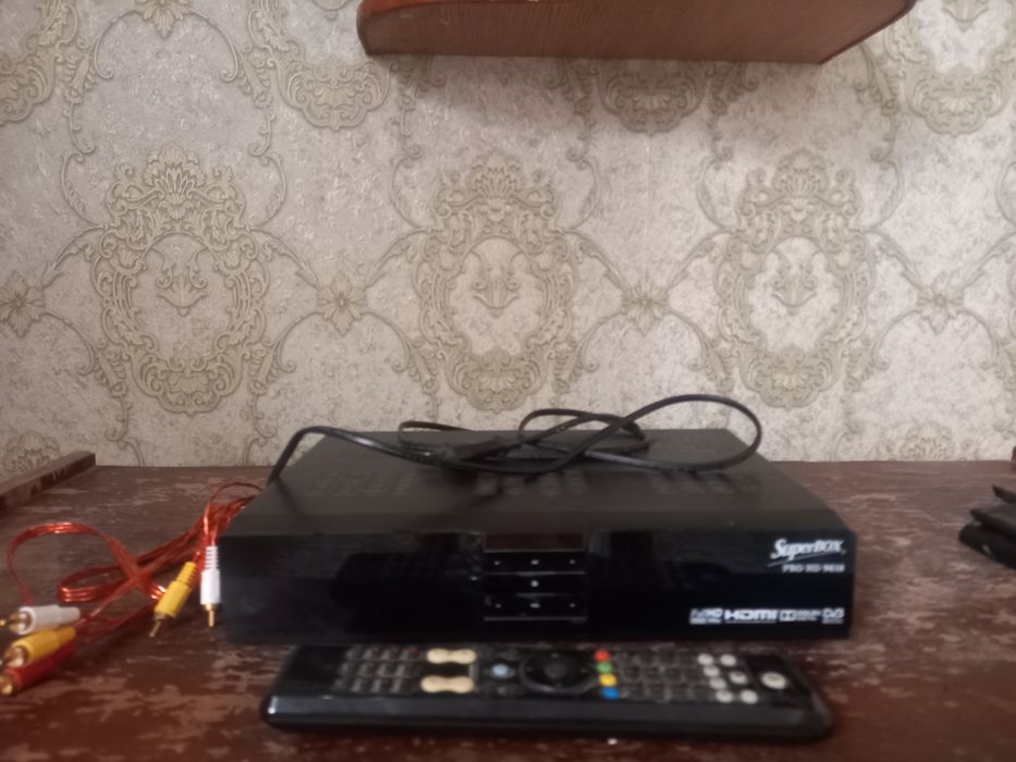 Продается тюнер спутниковый.