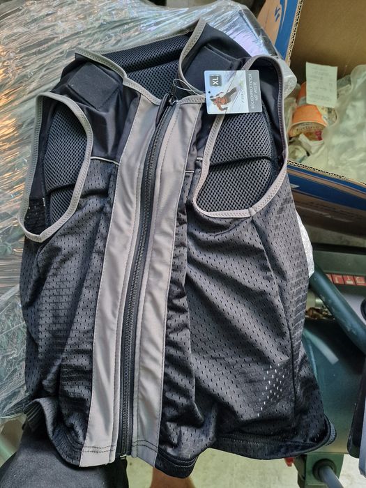 Каска и протектор гръб за ски спускане