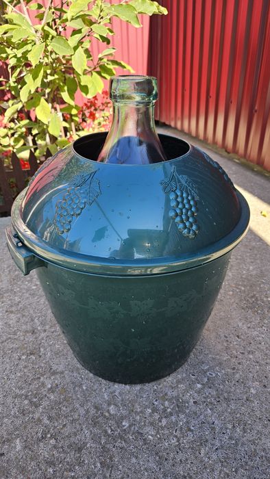 Vând damingene 25 l