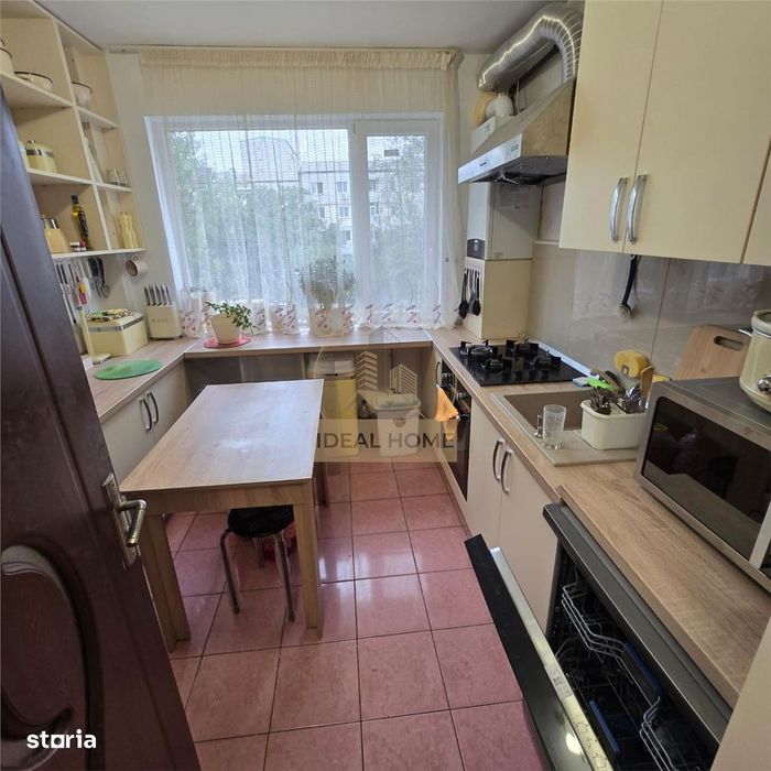 Apartament 3 Camere Decomandat Alexandru cel Bun