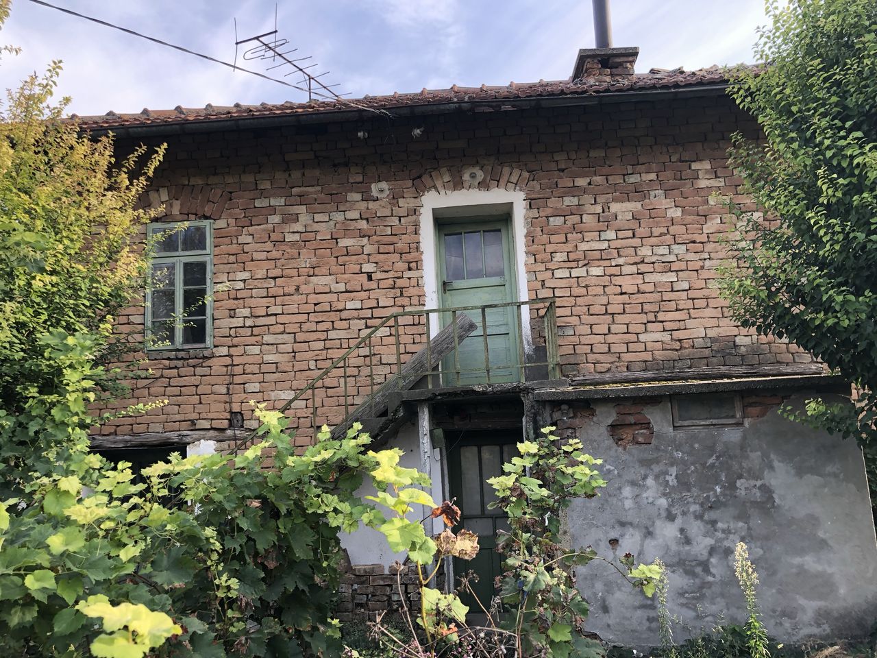Продава се Къща в Бургас, Лазур - 75 кв.м за 72 €/кв.м - Снимка #1