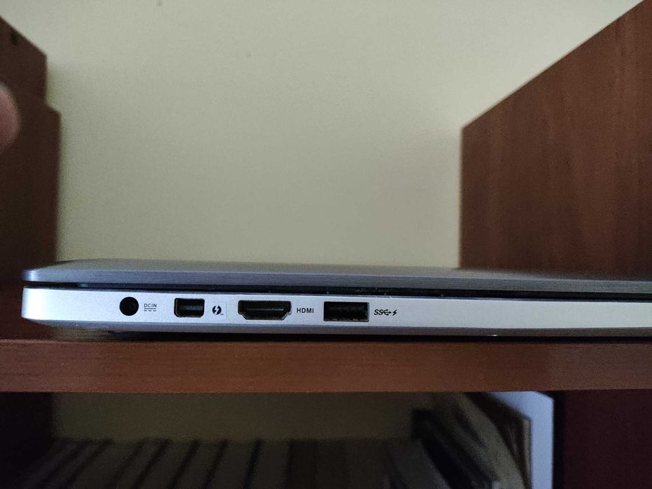 Asus UX501J-DS71T, 4k touch, 15.6, I7, 16 ram, 512 ssd, 960M - oтличен