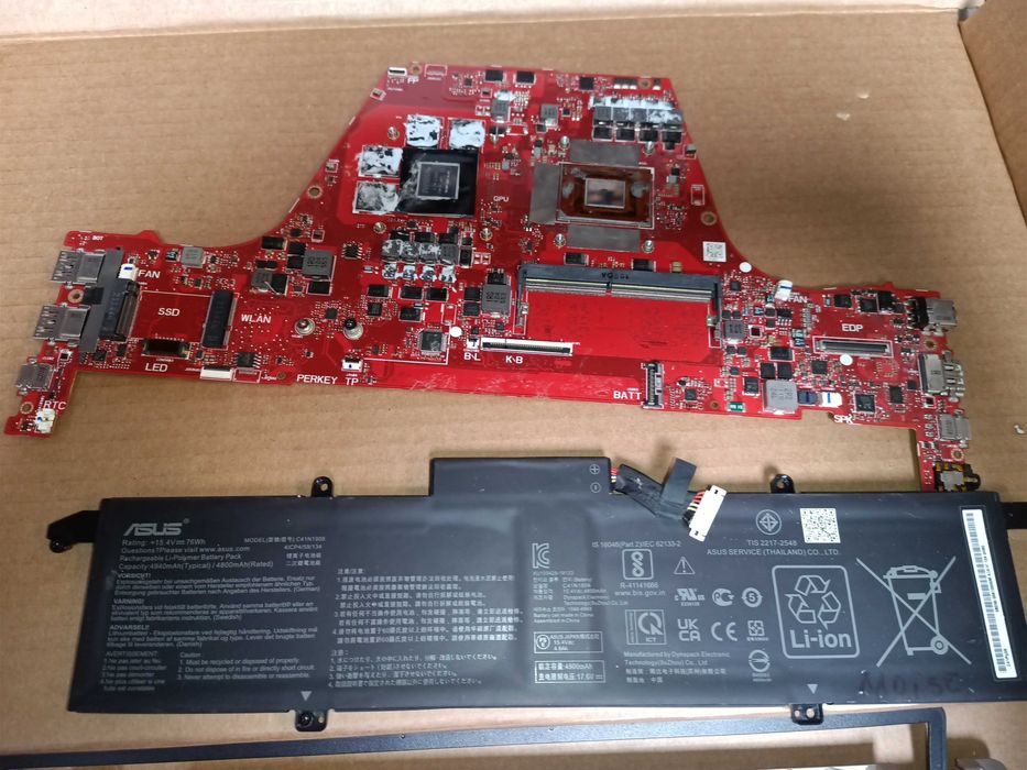 vand / dezmembrez laptop ROG Zephyrius g14 GA401