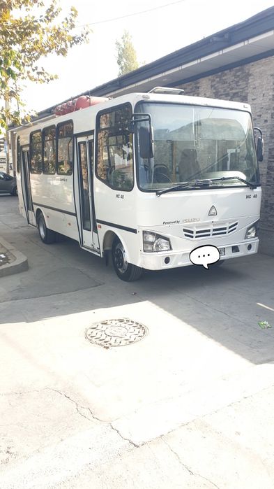 Avtobus isuzu hc 40