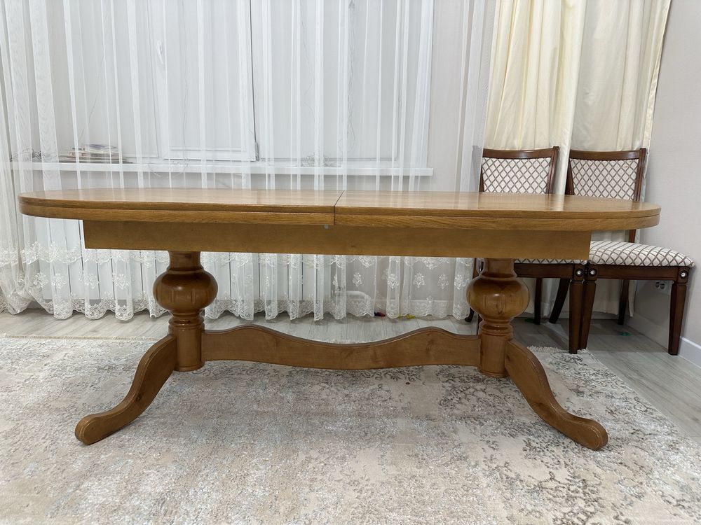 Продам стол для гостинной