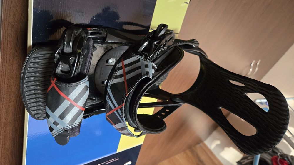 Сноуборд дъска автомати обувки каска комплект