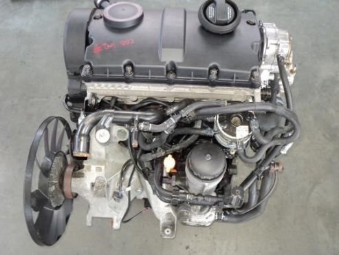 Motor 1.9 tdi AWX AJM AXR Audi Volksvagen turbo pompa injectie injectoare bloc motor chiuloasa