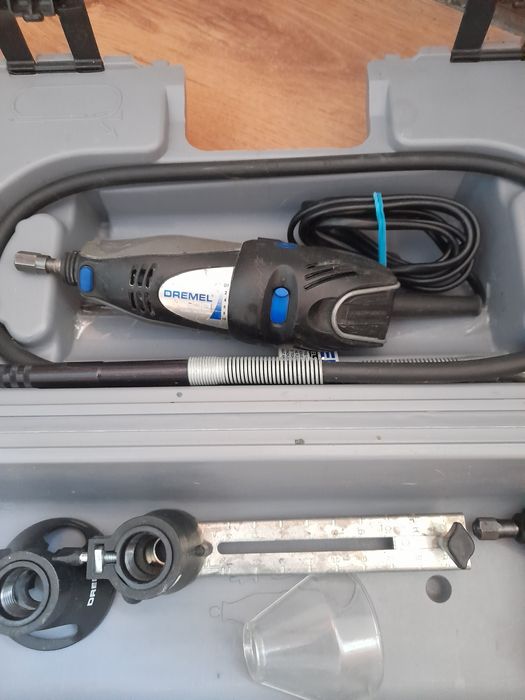 DREMEL masina multifuncțională 300,cutie si accesorii
