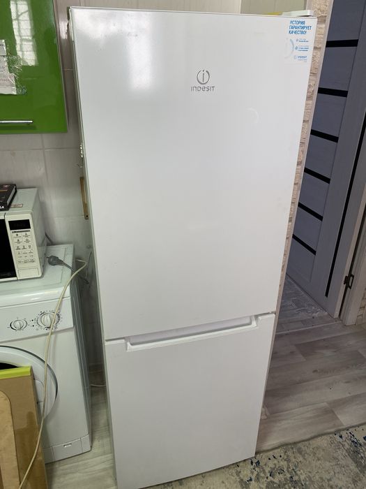 Продается Холодильник indesit