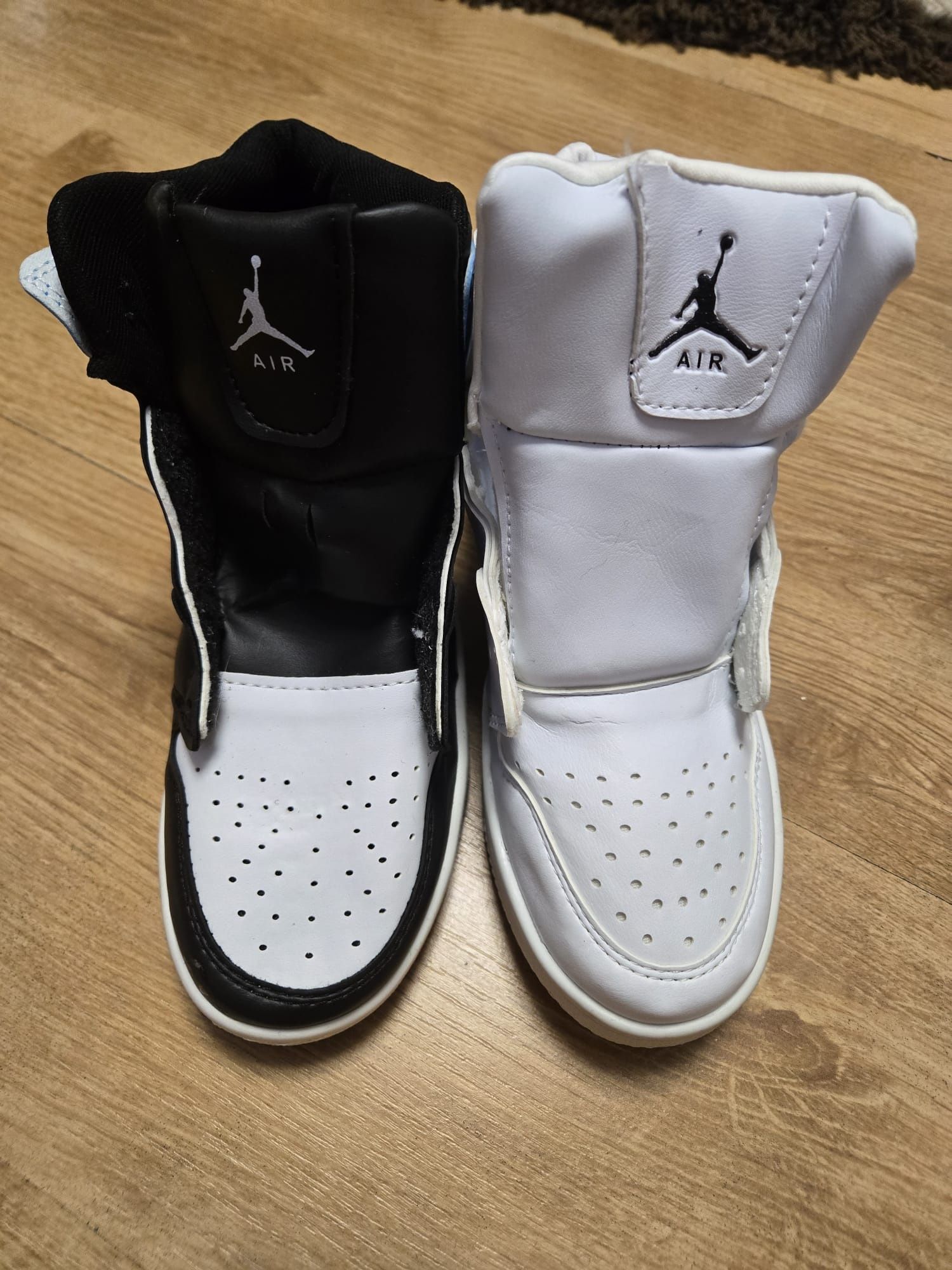 Adidași Nike Jordan High Noi