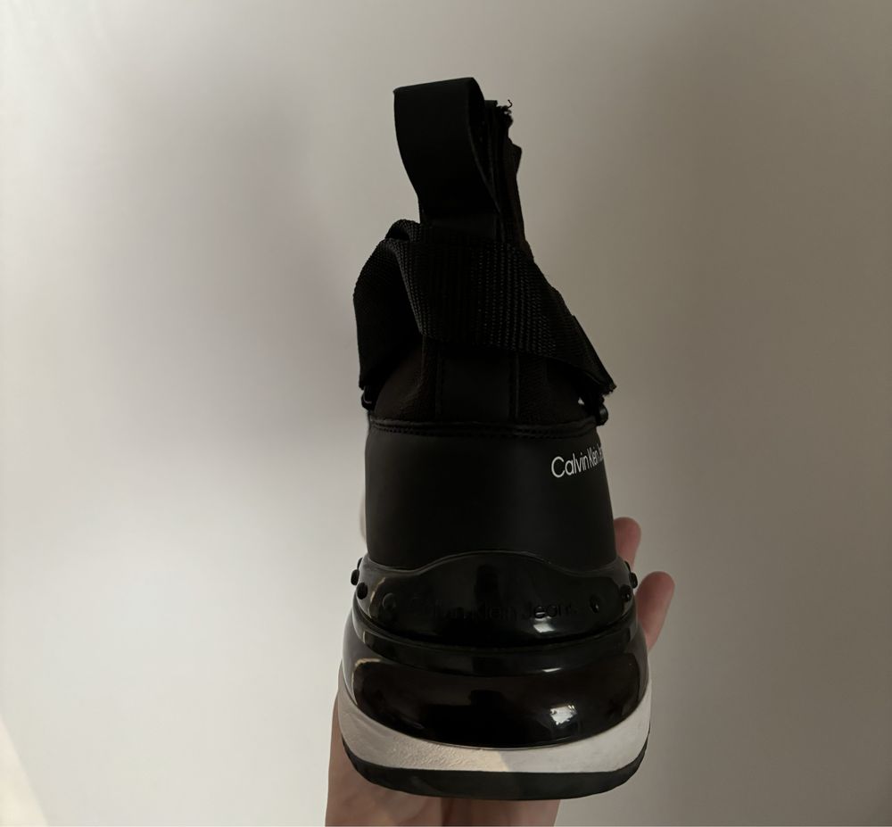 Calvin Klein обувки 40 номер
