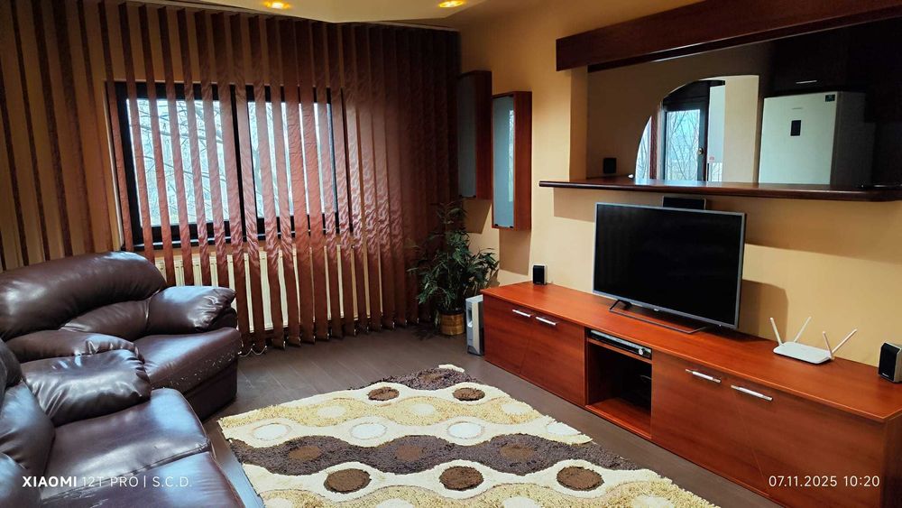 Închiriez apartament 3 camere