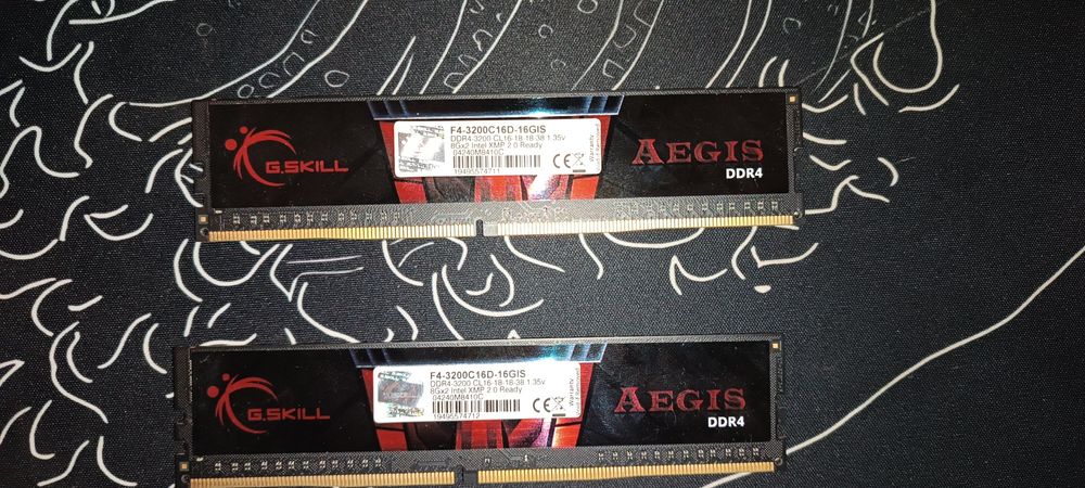 Продам оперативную память ddr4 8+8гб