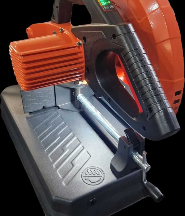 Настолен циркуляр за рязане на метал