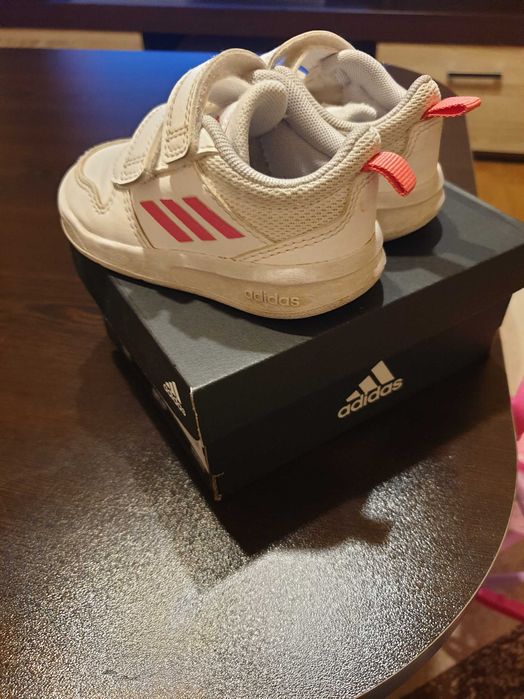 Детски обувки Adidas 20