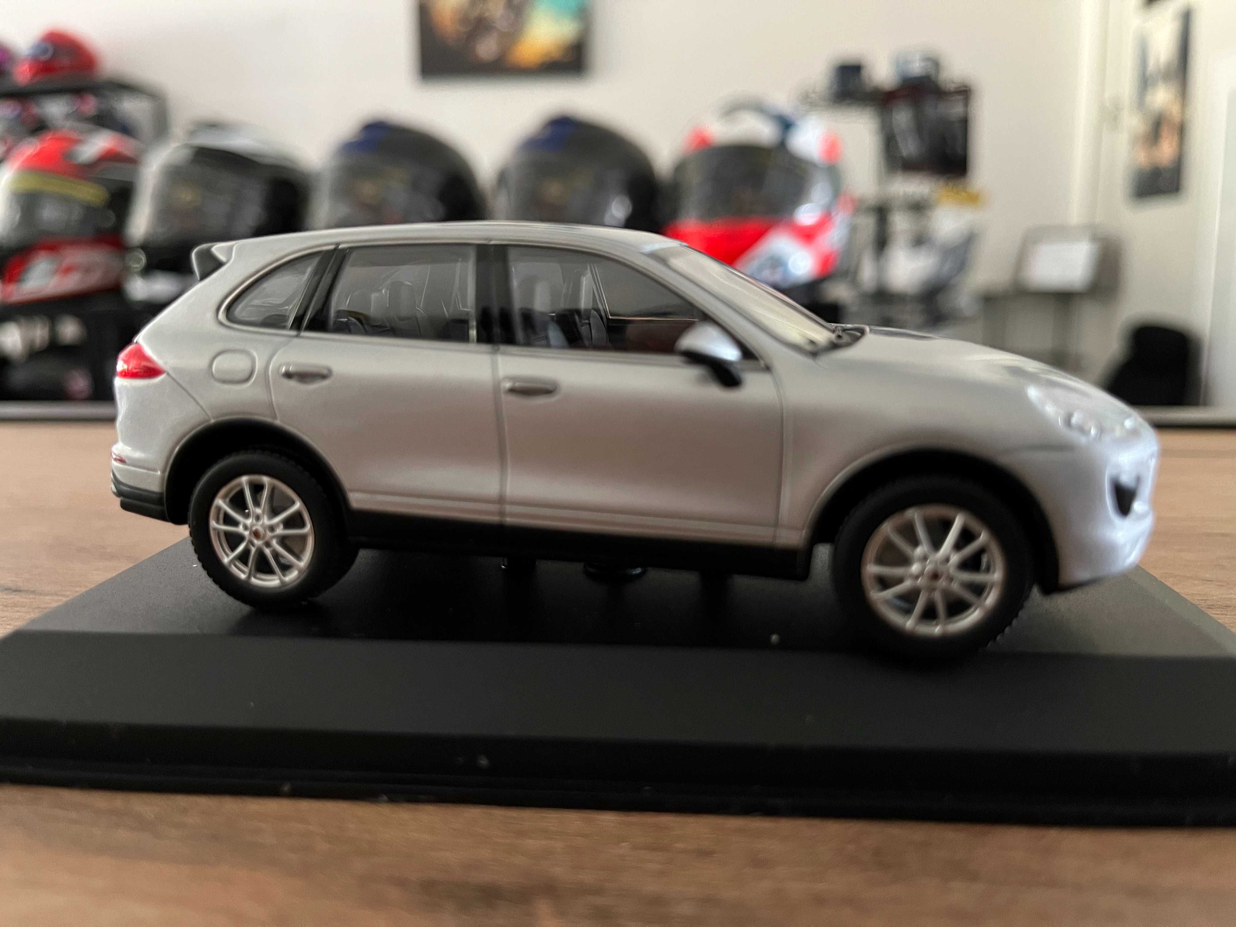 Метална колекционерска количкa MINICHAMPS  PORSCHE CAYENNE  мащаб 1:43